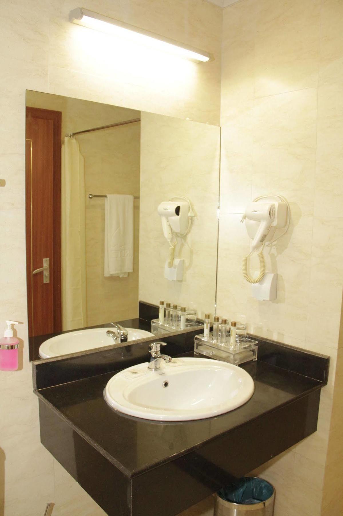 Hotel Victoria Garden Camama Luaran gambar